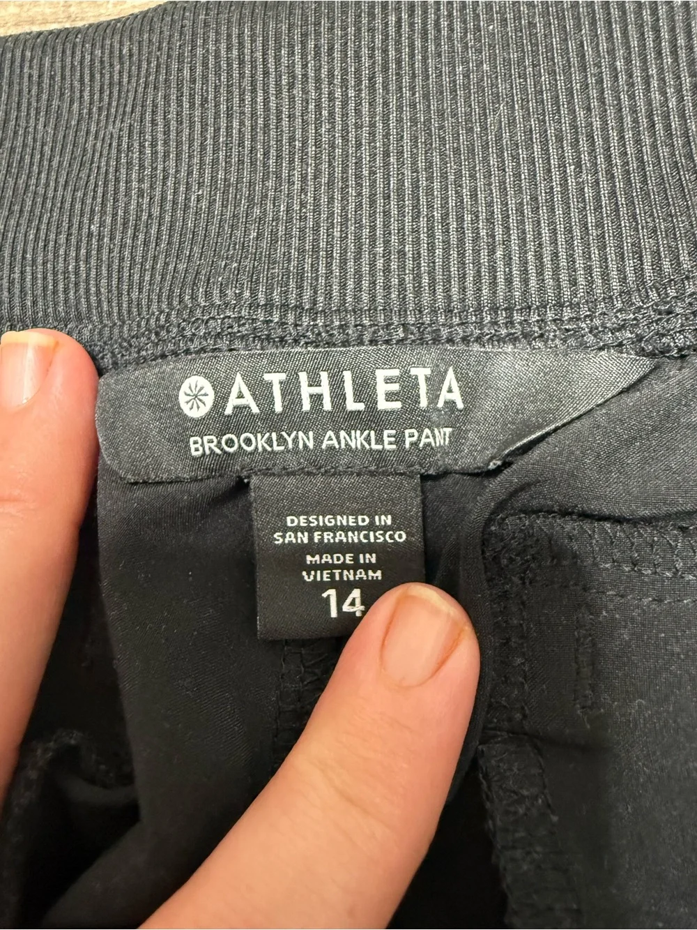 Athleta Brooklyn  Ankle Black Pants Pull-up Pant Women's Size 14